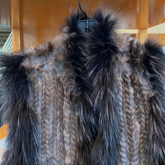 Rabbit and fox fur knitted vest - Picture 2 of 9